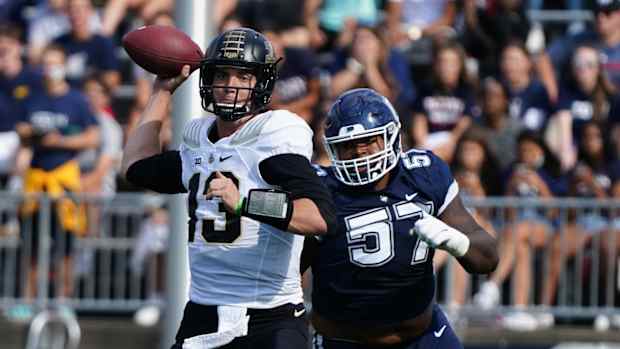UCONN DL Travis Jones pressures quarterback